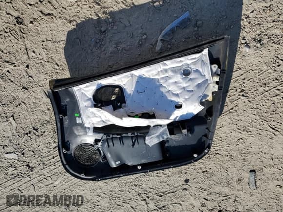 ✅ 2015 Nissan Note S • VIN: 3N1CE2CP0FL371192 • Lot: 92836165. Listed on Copart with 139,676 mi. Free auction sales archive from the USA and detailed vehicle history report at DreamBid. Image 12.