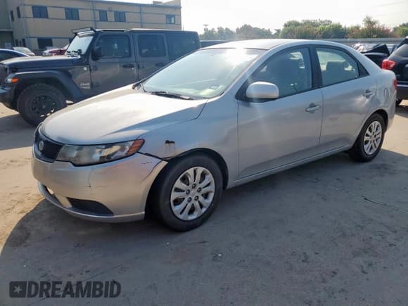 ✅ 2010 Kia Forte LX • VIN: KNAFT4A20A5041531 • Лот: 67517415. Опубликован ранее на Copart с пробегом 252 783 миль. Бесплатный доступ к архиву аукционных продаж из США и подробный отчёт об истории автомобиля на DreamBid. Изображение 1.