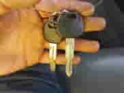 2004 Hyundai Santa Fe GLS z VIN KM8SC13EX4U799955, wystawiony jako IAAI lot #41240442 z przebiegiem 281 394 mil mil oraz . Historia ofert i sprzedaży dostępna na DreamBid. Obrazek 11.