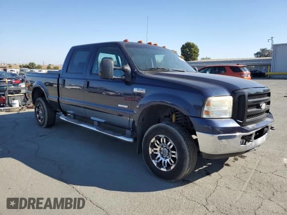 ✅ 2005 Ford F-250 XL • VIN: 1FTSW21PX5ED20449 • Lot: 81869695. Listed on Copart with 201,935 mi. Free auction sales archive from the USA and detailed vehicle history report at DreamBid. Image 4.