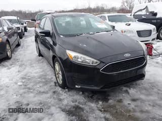 ✅ 2015 Ford Focus SE • VIN: 1FADP3F2XFL383305 • Lot: 43818240. Wystawiony na IAAI z przebiegiem 135 148 mil. Bezpłatny archiwum sprzedaży aukcyjnych z USA i szczegółowy raport historii pojazdu na DreamBid. Zdjęcie 1.