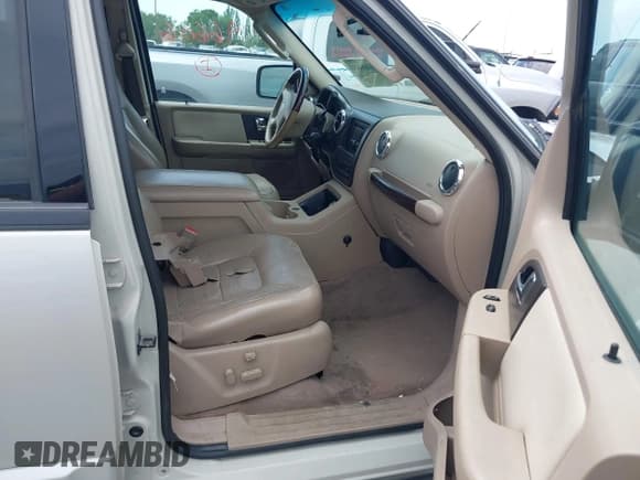 ✅ 2005 Ford Expedition Limited • VIN: 1FMFU20585LA11805 • Lot: 42199380. Wystawiony na IAAI z przebiegiem 204 394 mil. Bezpłatny archiwum sprzedaży aukcyjnych z USA i szczegółowy raport historii pojazdu na DreamBid. Zdjęcie 5.