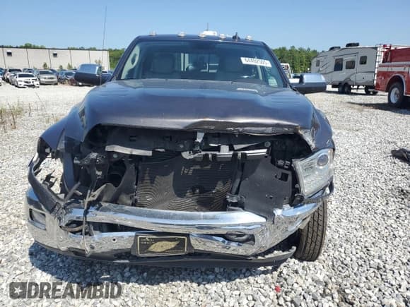 ✅ 2018 Ram 3500 Laramie • VIN: 3C63RRJL8JG361321 • Lot: 64492505. Wystawiony na Copart z przebiegiem 53 645 mil. Bezpłatny archiwum sprzedaży aukcyjnych z USA i szczegółowy raport historii pojazdu na DreamBid. Zdjęcie 5.