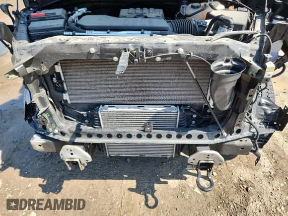 ✅ 2022 Chevrolet Silverado 1500 Custom • VIN: 3GCPYBEK8NG194146 • Lot: 64076555. Wystawiony na Copart z przebiegiem 61 096 mil. Bezpłatny archiwum sprzedaży aukcyjnych z USA i szczegółowy raport historii pojazdu na DreamBid. Zdjęcie 11.