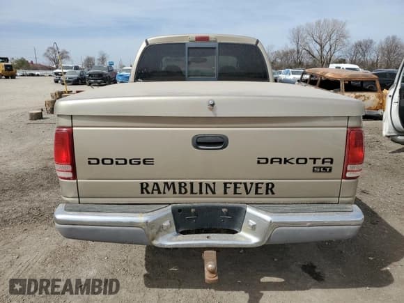 ✅ 2004 Dodge Dakota SLT • VIN: 1D7HG48N74S777684 • Lot: 49066395. Wystawiony na Copart z przebiegiem 213 419 mil. Bezpłatny archiwum sprzedaży aukcyjnych z USA i szczegółowy raport historii pojazdu na DreamBid. Zdjęcie 6.