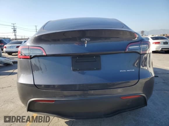 ✅ 2022 Tesla Model Y Long Range • VIN: 7SAYGDEE0NF534315 • Lot: 87289405. Wystawiony na Copart z przebiegiem 46 837 mil. Bezpłatny archiwum sprzedaży aukcyjnych z USA i szczegółowy raport historii pojazdu na DreamBid. Zdjęcie 6.