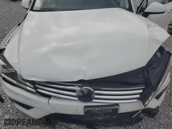 ✅ 2017 Volkswagen Touareg Executive • VIN: WVGGF7BP9HD001146 • Lot: 71483605. Listed on Copart with 143,912 mi. Free auction sales archive from the USA and detailed vehicle history report at DreamBid. Image 12.