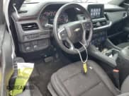 ✅ 2023 Chevrolet Tahoe LS • VIN: 1GNSCMKD9PR199554 • Lot: 68147385. Wystawiony na Copart z przebiegiem 73 362 mil. Bezpłatny archiwum sprzedaży aukcyjnych z USA i szczegółowy raport historii pojazdu na DreamBid. Zdjęcie 8.