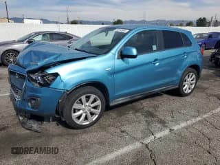 ✅ 2014 Mitsubishi Outlander ES • VIN: 4A4AP3AU0EE011134 • Lot: 92015905. Listed on Copart with 104,886 mi. Free auction sales archive from the USA and detailed vehicle history report at DreamBid. Image 1.