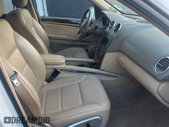 ✅ 2011 Mercedes-Benz M 350 • VIN: 4JGBB2FB5BA747559 • Лот: 89991955. Опубликован ранее на Copart с пробегом 142 241 миль. Бесплатный доступ к архиву аукционных продаж из США и подробный отчёт об истории автомобиля на DreamBid. Изображение 5.