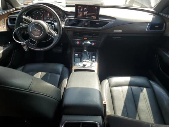 ✅ 2015 Audi A7 Prestige • VIN: WAU2GAFC6FN020161 • Lot: 62156365. Wystawiony na Copart z przebiegiem 127 863 mil. Bezpłatny archiwum sprzedaży aukcyjnych z USA i szczegółowy raport historii pojazdu na DreamBid. Zdjęcie 8.