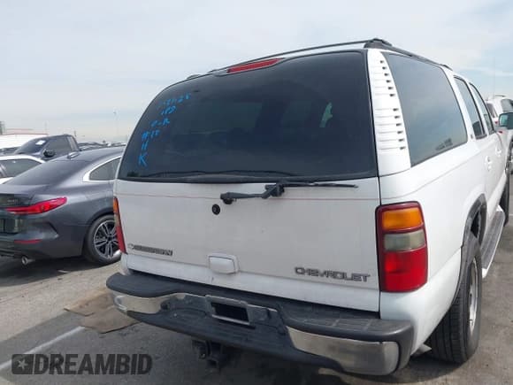 ✅ 2003 Chevrolet Suburban LT • VIN: 3GNEC16Z83G263837 • Лот: 41680214. Опубликован ранее на IAAI с пробегом 200 625 миль. Бесплатный доступ к архиву аукционных продаж из США и подробный отчёт об истории автомобиля на DreamBid. Изображение 16.