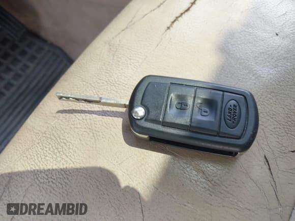 ✅ 2006 Land Rover LR3 HSE • VIN: SALAG25466A383896 • Лот: 42887917. Опубликован ранее на IAAI с пробегом 170 594 миль. Бесплатный доступ к архиву аукционных продаж из США и подробный отчёт об истории автомобиля на DreamBid. Изображение 11.