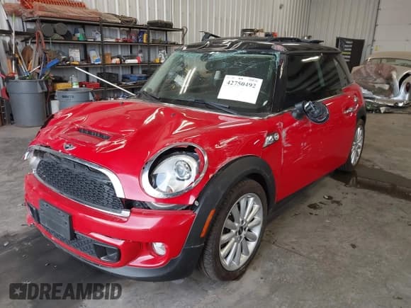 ✅ 2011 MINI Hardtop S • VIN: WMWSV3C54BTY20924 • Lot: 42750492. Listed on IAAI with 57,821 mi. Free auction sales archive from the USA and detailed vehicle history report at DreamBid. Image 2.
