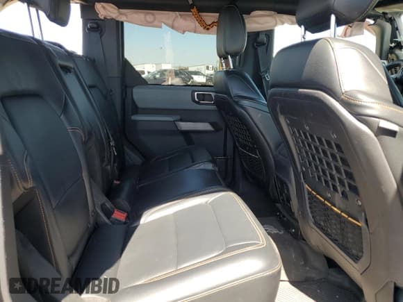 ✅ 2021 Ford Bronco • VIN: 1FMEE5DP0MLA89743 • Lot: 48851025. Wystawiony na Copart z przebiegiem 41 219 mil. Bezpłatny archiwum sprzedaży aukcyjnych z USA i szczegółowy raport historii pojazdu na DreamBid. Zdjęcie 10.