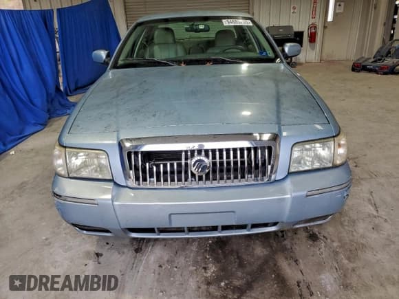 ✅ 2010 Mercury Grand Marquis LS • VIN: 2MEBM7FV2AX627292 • Lot: 94689235. Wystawiony na Copart z przebiegiem 111 581 mil. Bezpłatny archiwum sprzedaży aukcyjnych z USA i szczegółowy raport historii pojazdu na DreamBid. Zdjęcie 5.