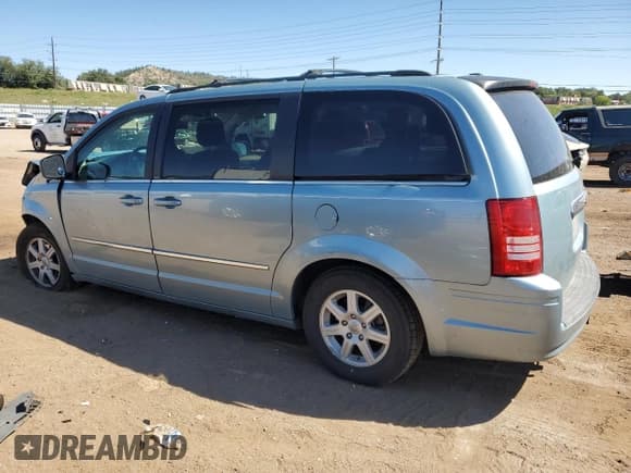 ✅ 2010 Chrysler Town & Country Touring Plus • VIN: 2A4RR8D17AR320626 • Lot: 80839975. Wystawiony na Copart z przebiegiem 133 618 mil. Bezpłatny archiwum sprzedaży aukcyjnych z USA i szczegółowy raport historii pojazdu na DreamBid. Zdjęcie 2.