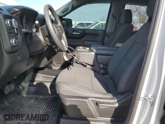 ✅ 2021 GMC Sierra 1500 • VIN: 1GTR9AEK3MZ360815 • Лот: 48519405. Опубликован ранее на Copart с пробегом 30 310 миль. Бесплатный доступ к архиву аукционных продаж из США и подробный отчёт об истории автомобиля на DreamBid. Изображение 7.