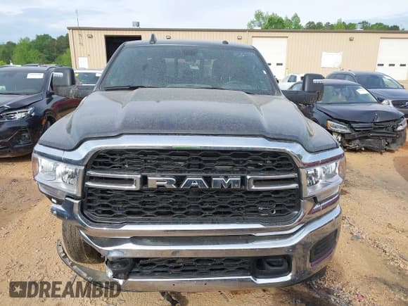 ✅ 2024 Ram 2500 Tradesman • VIN: 3C6UR5CL9RG245468 • Lot: 42067780. Wystawiony na IAAI z przebiegiem 8 311 mil. Bezpłatny archiwum sprzedaży aukcyjnych z USA i szczegółowy raport historii pojazdu na DreamBid. Zdjęcie 12.