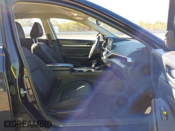 ✅ 2021 Nissan Altima SV • VIN: 1N4BL4DW2MN307142 • Lot: 43425404. Wystawiony na IAAI z przebiegiem 101 973 mil. Bezpłatny archiwum sprzedaży aukcyjnych z USA i szczegółowy raport historii pojazdu na DreamBid. Zdjęcie 5.