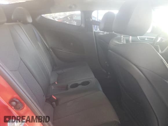 ✅ 2014 Hyundai Veloster • VIN: KMHTC6AD7EU217615 • Lot: 71569134. Wystawiony na Copart z przebiegiem 125 066 mil. Bezpłatny archiwum sprzedaży aukcyjnych z USA i szczegółowy raport historii pojazdu na DreamBid. Zdjęcie 10.