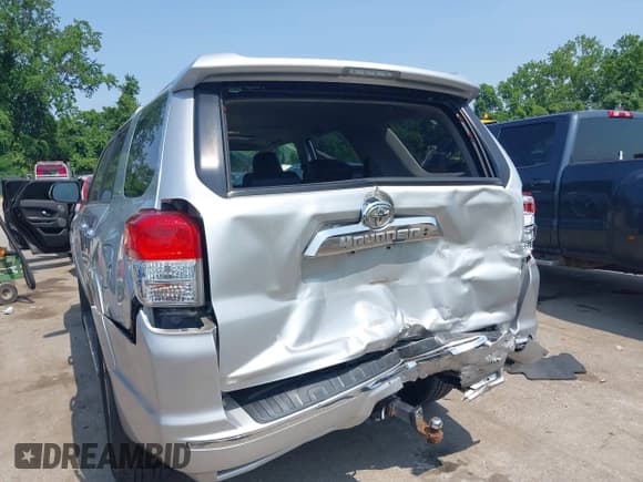 ✅ 2013 Toyota 4Runner SR5 • VIN: JTEBU5JR1D5133085 • Lot: 42453678. Listed on IAAI with 200,419 mi. Free auction sales archive from the USA and detailed vehicle history report at DreamBid. Image 6.