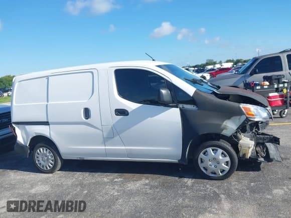 ✅ 2017 Nissan NV200 S • VIN: 3N6CM0KN5HK696818 • Lot: 40334418. Wystawiony na IAAI z przebiegiem 219 841 mil. Bezpłatny archiwum sprzedaży aukcyjnych z USA i szczegółowy raport historii pojazdu na DreamBid. Zdjęcie 14.