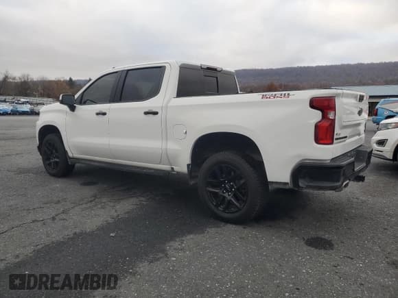 ✅ 2022 Chevrolet Silverado 1500 LT Trail Boss • VIN: 3GCPYFEL6NG153630 • Lot: 93713785. Wystawiony na Copart z przebiegiem 54 346 mil. Bezpłatny archiwum sprzedaży aukcyjnych z USA i szczegółowy raport historii pojazdu na DreamBid. Zdjęcie 2.