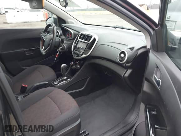 2020 Chevrolet Sonic LT с VIN 1G1JD6SB4L4105155, выставлен на аукционе IAAI как лот 41166074 с пробегом 47 279 миль миль и . История ставок и продаж доступна на DreamBid. Изображение 5.