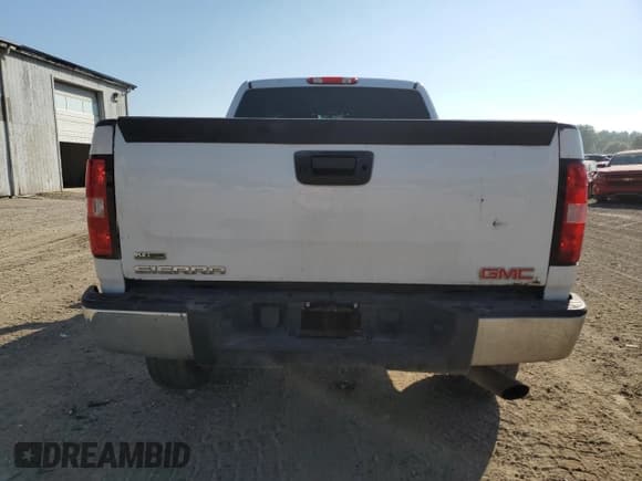 ✅ 2013 GMC Sierra 2500HD SLE • VIN: 1GT220CG7DZ174581 • Lot: 80629815. Listed on Copart with 211,760 mi. Free auction sales archive from the USA and detailed vehicle history report at DreamBid. Image 6.