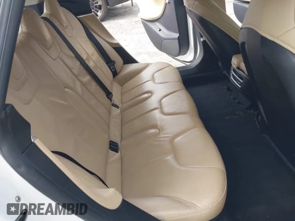 ✅ 2013 Tesla Model S • VIN: 5YJSA1DN3DFP13788 • Lot: 43598652. Wystawiony na IAAI z przebiegiem 146 810 mil. Bezpłatny archiwum sprzedaży aukcyjnych z USA i szczegółowy raport historii pojazdu na DreamBid. Zdjęcie 8.