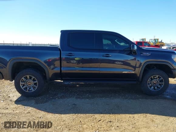 ✅ 2024 GMC Sierra 1500 AT4X • VIN: 3GTUUFEL1RG344697 • Лот: 41469366. Опубликован ранее на IAAI с пробегом 3 400 миль. Бесплатный доступ к архиву аукционных продаж из США и подробный отчёт об истории автомобиля на DreamBid. Изображение 13.