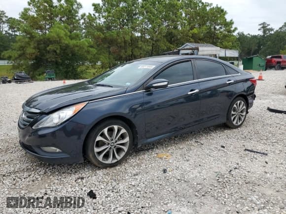 ✅ 2014 Hyundai Sonata SE • VIN: 5NPEC4AC1EH824550 • Lot: 69271044. Listed on Copart with 122,030 mi. Free auction sales archive from the USA and detailed vehicle history report at DreamBid. Image 1.