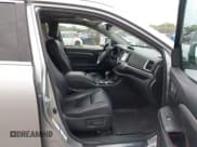 ✅ 2017 Toyota Highlander Limited • VIN: 5TDDZRFHXHS393913 • Lot: 43388149. Listed on IAAI with 149,357 mi. Free auction sales archive from the USA and detailed vehicle history report at DreamBid. Image 5.