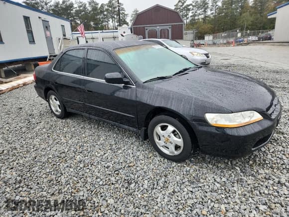 ✅ 1999 Honda Accord LX • VIN: 1HGCG5643XA139593 • Lot: 87129795. Listed on Copart with 303,623 mi. Free auction sales archive from the USA and detailed vehicle history report at DreamBid. Image 4.
