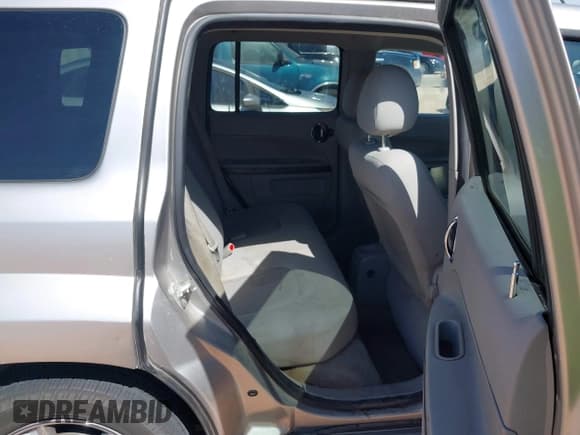 ✅ 2008 Chevrolet HHR LT • VIN: 3GNDA23D28S540874 • Lot: 41726215. Listed on IAAI with 255,576 mi. Free auction sales archive from the USA and detailed vehicle history report at DreamBid. Image 8.