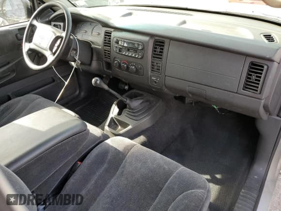 ✅ 2001 Dodge Dakota • VIN: 1B7GL22X91S292748 • Lot: 50150875. Wystawiony na Copart z przebiegiem 241 991 mil. Bezpłatny archiwum sprzedaży aukcyjnych z USA i szczegółowy raport historii pojazdu na DreamBid. Zdjęcie 8.