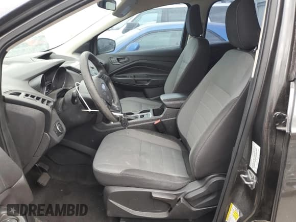 ✅ 2019 Ford Escape S • VIN: 1FMCU0F7XKUA42043 • Лот: 83796075. Опубликован ранее на Copart с пробегом 68 699 миль. Бесплатный доступ к архиву аукционных продаж из США и подробный отчёт об истории автомобиля на DreamBid. Изображение 7.