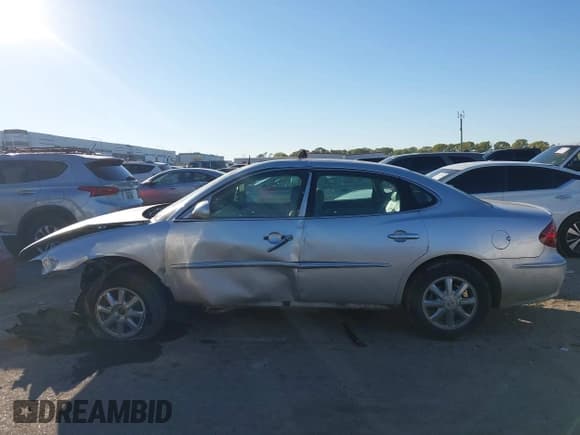 ✅ 2005 Buick LaCrosse CXL • VIN: 2G4WD532X51198490 • Lot: 43593015. Wystawiony na IAAI z przebiegiem Nie podano. Bezpłatny archiwum sprzedaży aukcyjnych z USA i szczegółowy raport historii pojazdu na DreamBid. Zdjęcie 14.