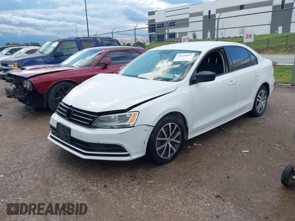 ✅ 2015 Volkswagen Jetta S • VIN: 3VWLA7AJ7FM234309 • Lot: 43220027. Listed on IAAI with 205,556 mi. Free auction sales archive from the USA and detailed vehicle history report at DreamBid. Image 2.
