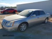 ✅ 2006 Cadillac DTS 1SC • VIN: 1G6KD57Y96U251612 • Лот: 43588640. Опубликован ранее на IAAI с пробегом 92 470 миль. Бесплатный доступ к архиву аукционных продаж из США и подробный отчёт об истории автомобиля на DreamBid. Изображение 2.