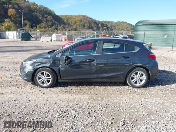 ✅ 2017 Chevrolet Cruze LT • VIN: 3G1BE6SM6HS531133 • Lot: 43536755. Listed on IAAI with 60,613 mi. Free auction sales archive from the USA and detailed vehicle history report at DreamBid. Image 14.