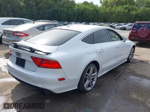 ✅ 2012 Audi A7 Prestige • VIN: WAUSGAFC2CN028835 • Lot: 43054083. Listed on IAAI with 113,832 mi. Free auction sales archive from the USA and detailed vehicle history report at DreamBid. Image 4.