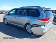 ✅ 2011 Toyota Sienna XLE • VIN: 5TDDK3DC5BS009990 • Lot: 43359014. Listed on IAAI with 207,882 mi. Free auction sales archive from the USA and detailed vehicle history report at DreamBid. Image 3.