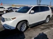 ✅ 2013 Toyota Highlander Plus • VIN: 5TDZK3EH4DS094730 • Лот: 82295815. Опубликован ранее на Copart с пробегом 145 963 миль. Бесплатный доступ к архиву аукционных продаж из США и подробный отчёт об истории автомобиля на DreamBid. Изображение 1.