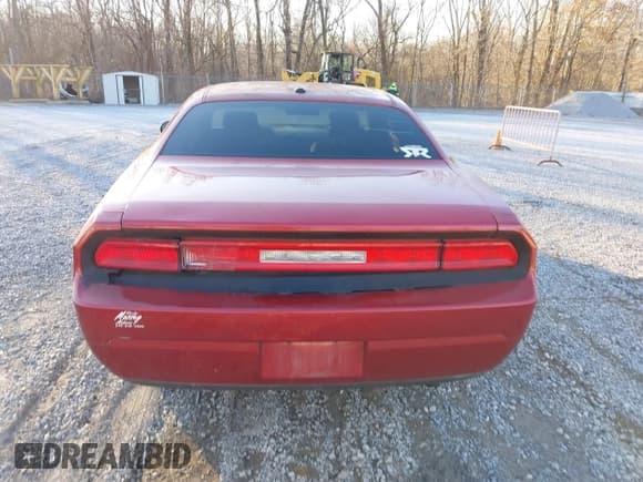 ✅ 2010 Dodge Challenger SE • VIN: 2B3CJ4DVXAH189925 • Lot: 41388025. Wystawiony na IAAI z przebiegiem 156 211 mil. Bezpłatny archiwum sprzedaży aukcyjnych z USA i szczegółowy raport historii pojazdu na DreamBid. Zdjęcie 16.