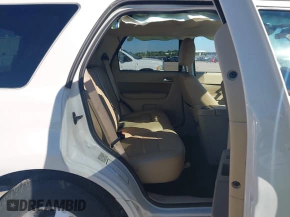 ✅ 2012 Ford Escape Limited • VIN: 1FMCU0EG1CKA91940 • Lot: 43602430. Wystawiony na IAAI z przebiegiem 109 837 mil. Bezpłatny archiwum sprzedaży aukcyjnych z USA i szczegółowy raport historii pojazdu na DreamBid. Zdjęcie 8.