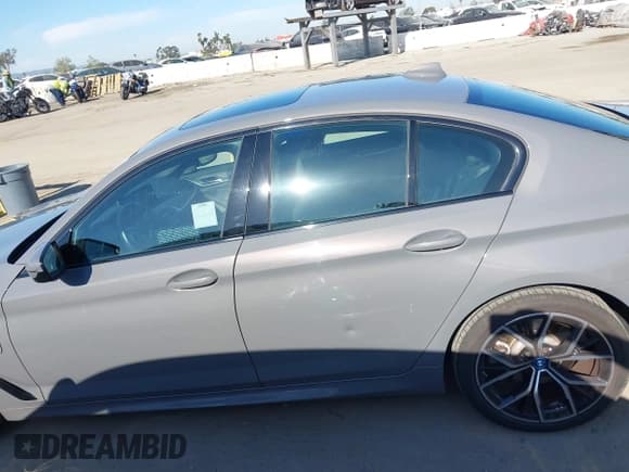 ✅ 2022 BMW 5 Series 530e • VIN: WBA13AG07NCJ51136 • Lot: 42003561. Listed on IAAI with 16,815 mi. Free auction sales archive from the USA and detailed vehicle history report at DreamBid. Image 14.