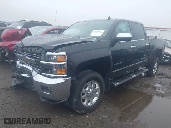 ✅ 2015 Chevrolet Silverado 2500HD LTZ • VIN: 1GC1KWE81FF178800 • Lot: 42356374. Listed on IAAI with 114,203 mi. Free auction sales archive from the USA and detailed vehicle history report at DreamBid. Image 2.