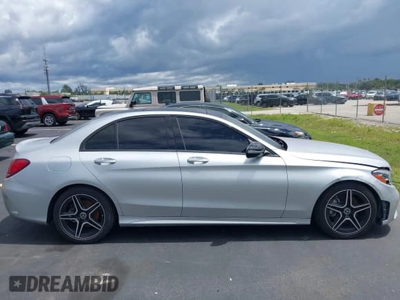 ✅ 2021 Mercedes-Benz C 300 • VIN: W1KWF8DB3MR651648 • Lot: 42598403. Listed on IAAI with 95,609 mi. Free auction sales archive from the USA and detailed vehicle history report at DreamBid. Image 13.